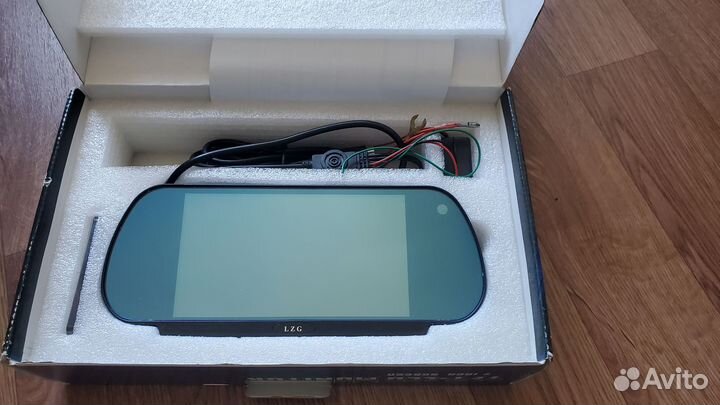 Зеркало заднего вида с экраном 7 дюймов