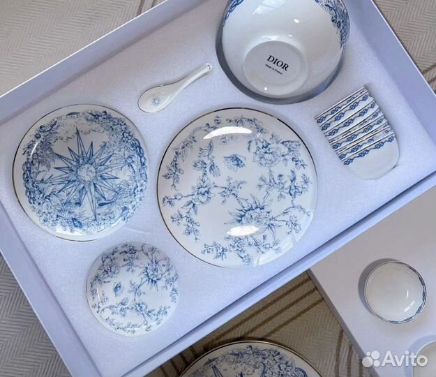 Набор столовой посуды Dior