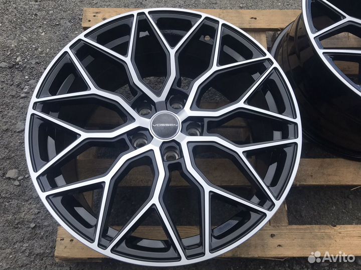 Комплект новых Vossen HF-2 8.5J R19 5x112 ET35