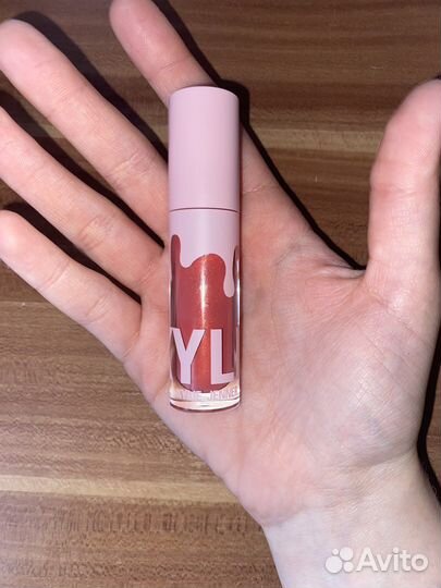 Блеск для губ kylie jenner high gloss