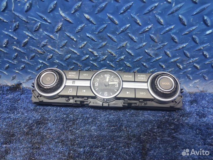 Панель управления магнитолой Range Rover Sport