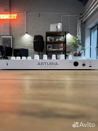 Arturia MiniLab 3 Alpine White