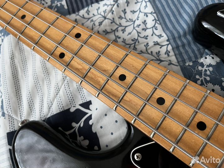 Бас гитара Hondo 2