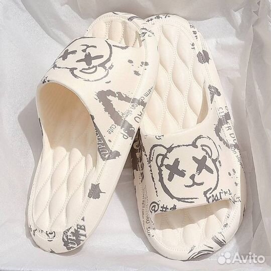 Шлепанцы женские новые