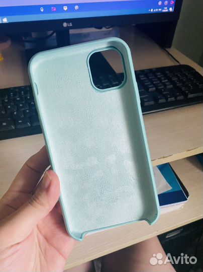 Чехол на iPhone 11