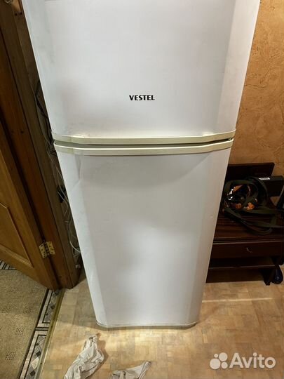 Холодильник vestel