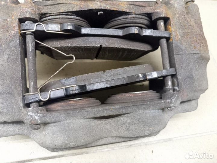 Суппорт передний правый Land Cruiser (150) -Prado