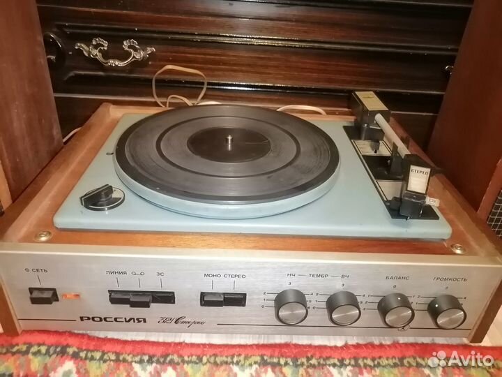 Проигрыватель винила Россия 321