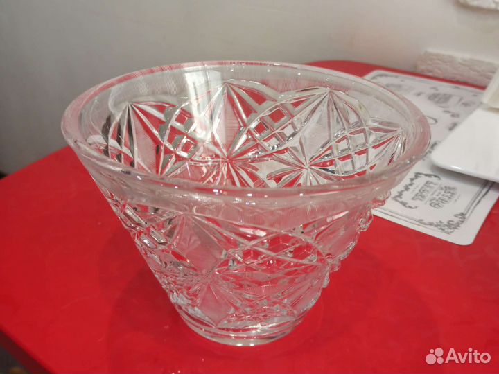 Хрустальная ваза