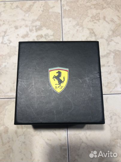 Часы ferrari pit stop