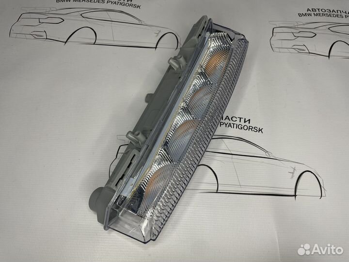 Левый ходовой огонь Mercedes W246 W176 W242 новый