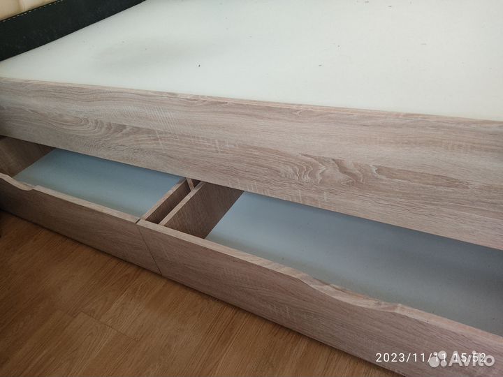 Кровать с ящиками 190*100