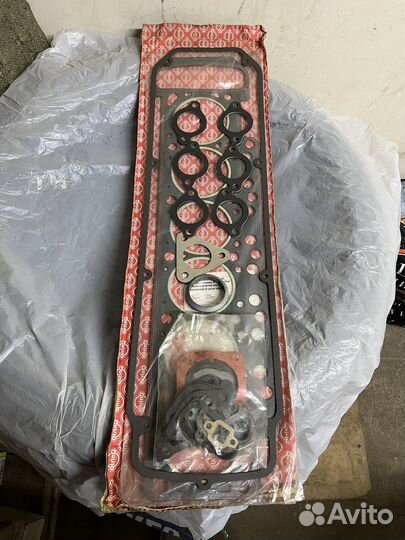 Комплект прокладок М30 BMW E23 E24 E12