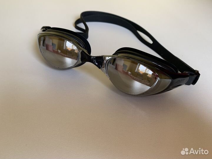 Очки для плавания