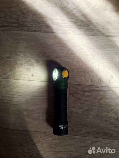 Фонарик armytek wizard C2 PRO MAX