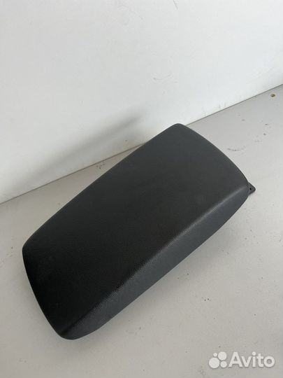 Подлокотник Хундай Елантра AD 2017