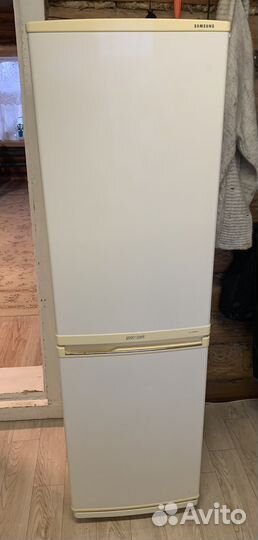 Холодильник Samsung rl17mbsw