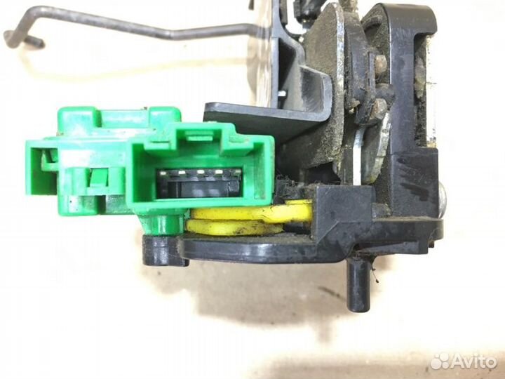 Замок двери задний левый Kia Rio 3 седан