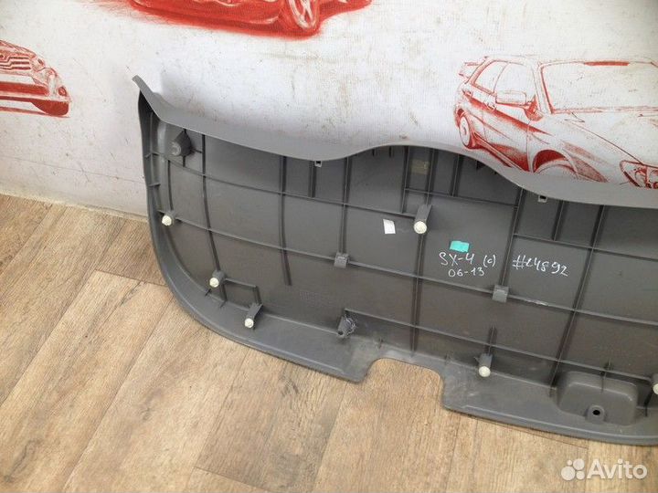 Обшивка двери багажника Suzuki SX4 (2006-2016)
