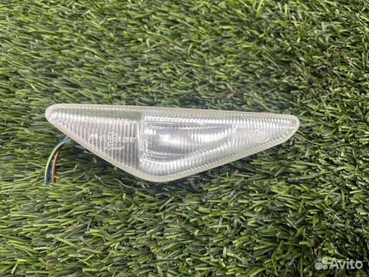 Повторитель поворота в крыло передний левый Bmw X5