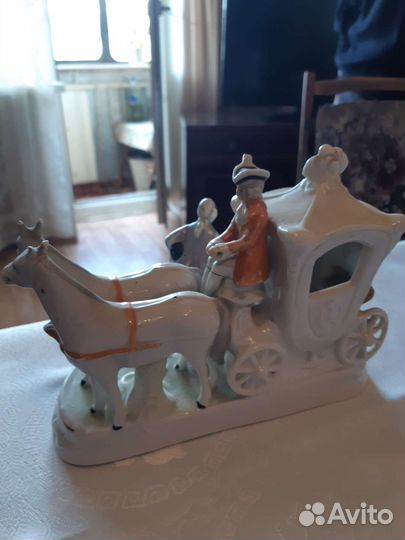 Фарфоровая статуэтка Германия колесница