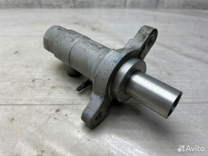 Главный тормозной цилиндр Ford Transit 8