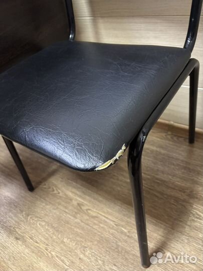 Табуретка с дефектами