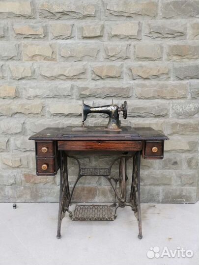 Станина и столешница от швейной машины старинные