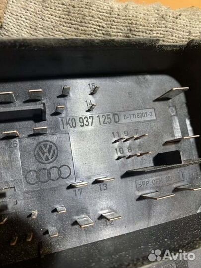 Блок предохранителей Skoda Octavia A5 лифтбек BSE