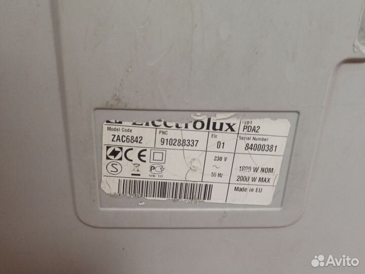 Пылесос Electrolux zac6842 2000w безмешковой