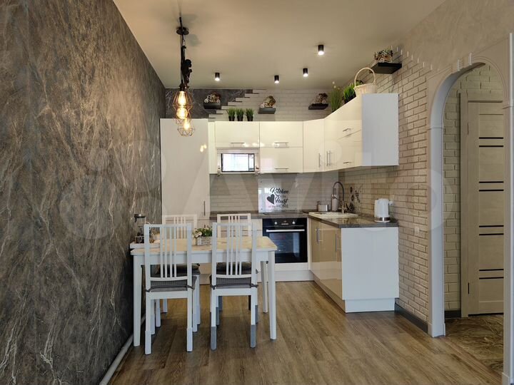 2-к. квартира, 58 м², 5/5 эт.