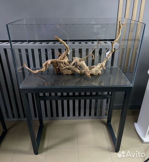 Аквариумы и стойки