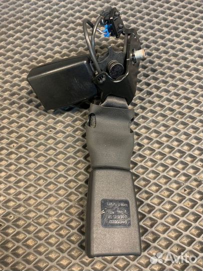 Замок ремня безопасности задний Mercedes-Benz