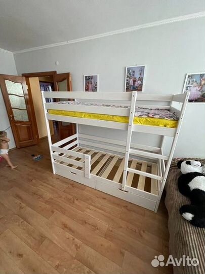 Кровать двухъярусная