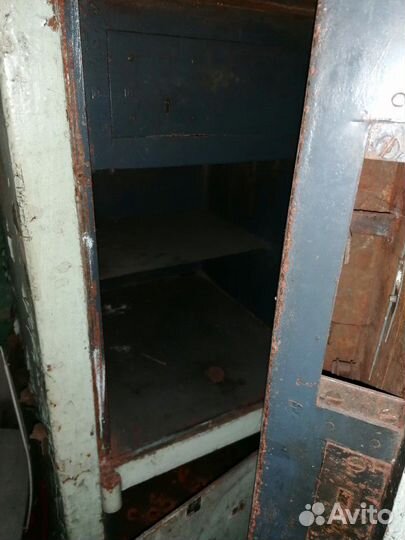 Сейф большой несгораемый СССР