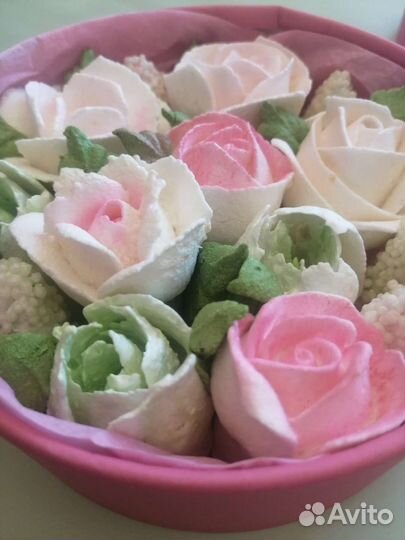 Букет зефирных цветов в коробке