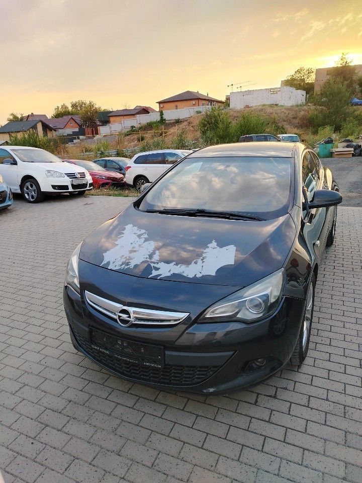 Opel Astra GTC: фото владельца
