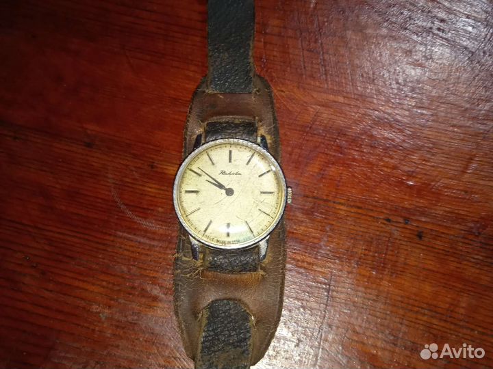 Часы ракета