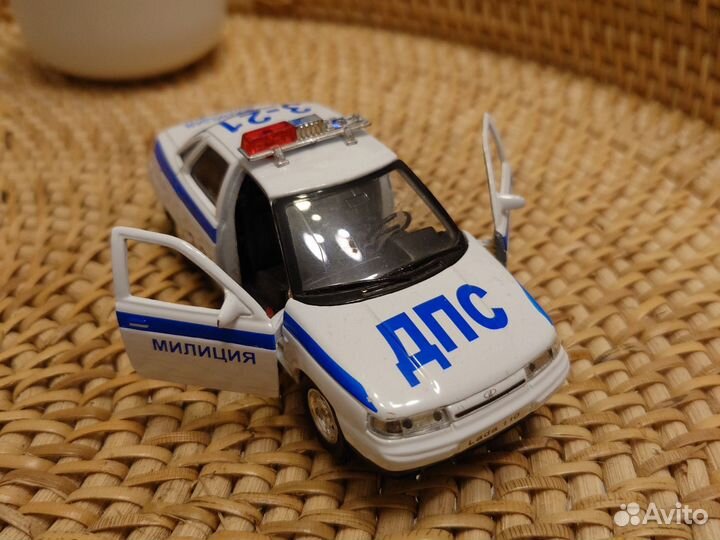 Модель автомобиля LADA 110 1/36 дпс