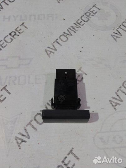 Кнопка аварийной сигнализации Kia Rio 1