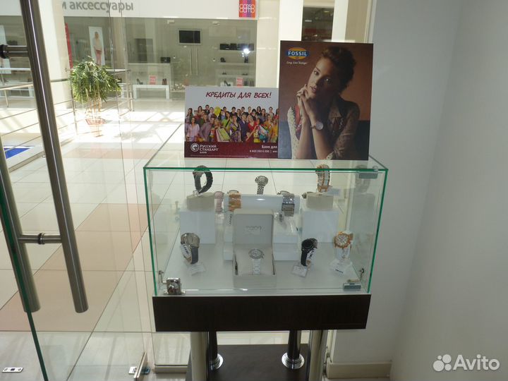 Стеклянная витрина бу