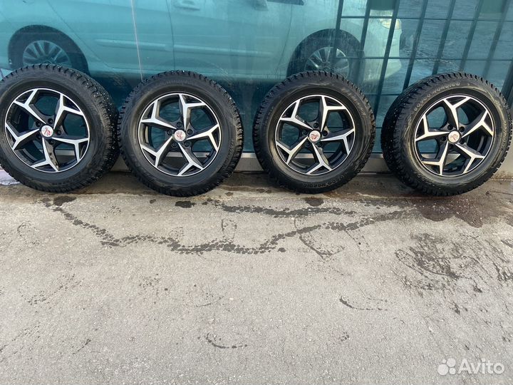 Viatti Bosco Nordico V-523 215/65 R16