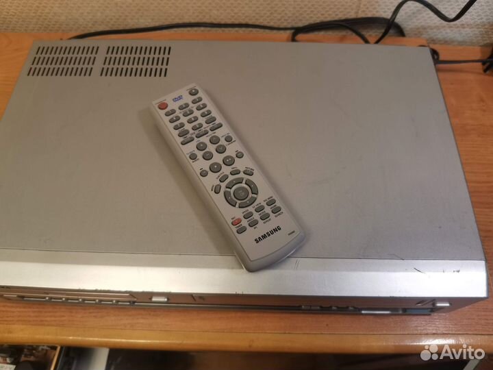 Комбо VHS & DVD Samsung SV-DVD55 Hi-Fi Stereo