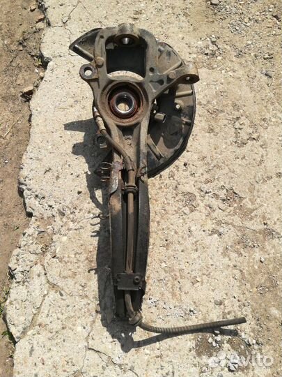 Кулак поворотный передний левый VW touareg 7L