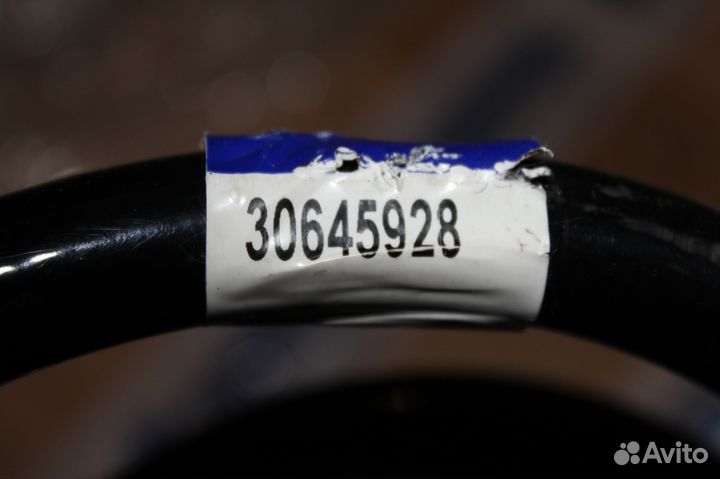 Пружина задняя volvo XC90 30645928