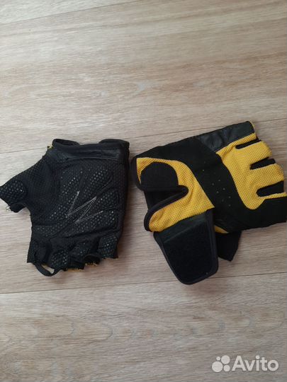 Перчатки спортивные