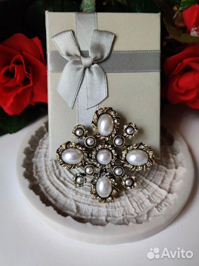 Винтажная брошь орден в подарочной коробочке