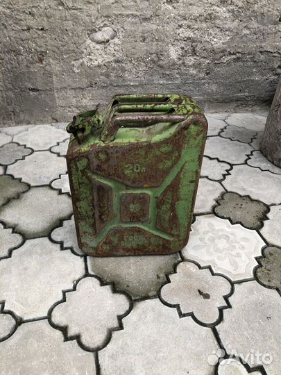 Канистры металлические 20 литров