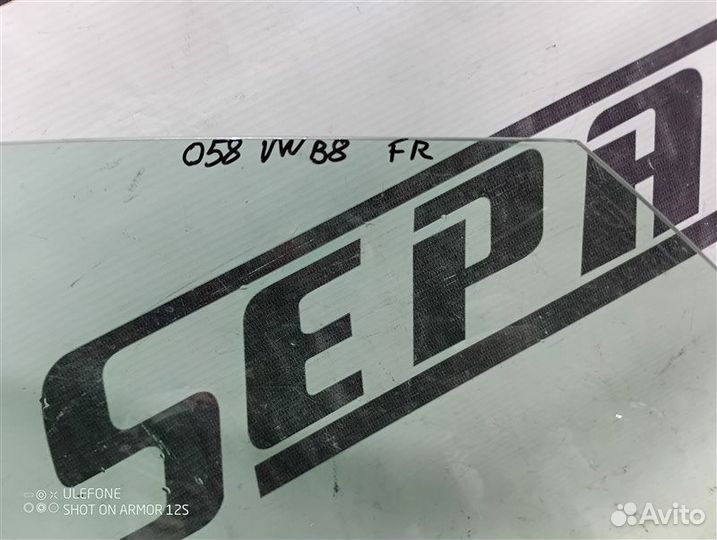 Стекло двери переднее правое Volkswagen Passat B8