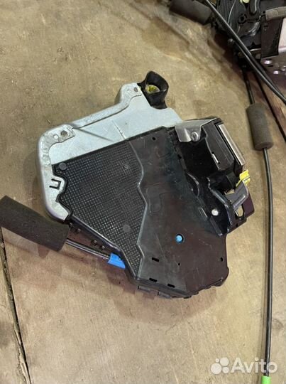 Замок дверной Lexus RX 350 3